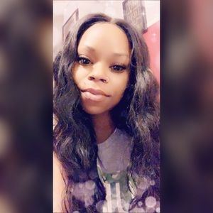 Meet your Posher, Nakia